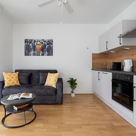 Ferienwohnung Elegant 1Br Flat With Balcony By Hm Wien Exterior foto